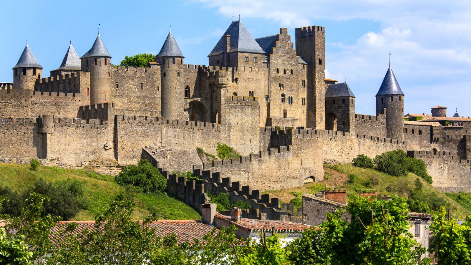 12 Breathtaking Medieval Towns in France That Transport You Back in Time - What's Danny Doing