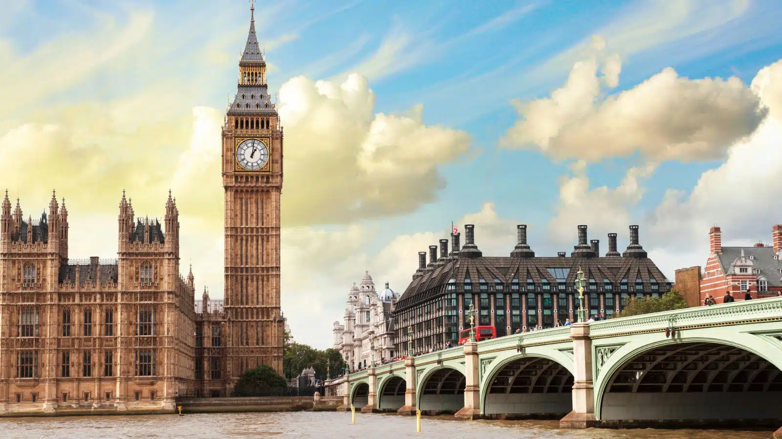 25 Famous UK Landmarks To Visit Once In Your Lifetime What s Danny Doing 25 Famous UK Landmarks To Visit Once In Your Lifetime What s Danny Doing