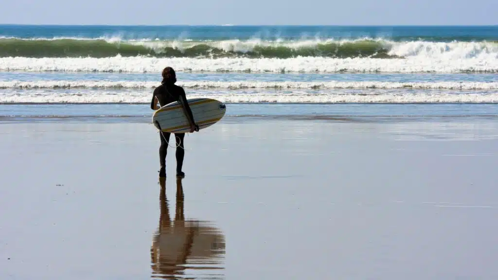 surfing at Lahinch - things to do in Ireland